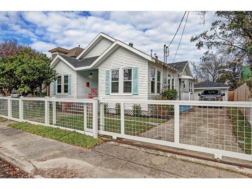 Photo of 127 Payne Street, Houston, TX 77009 (MLS # 28164062)