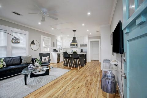 Tiny photo for 127 Payne Street, Houston, TX 77009 (MLS # 28164062)