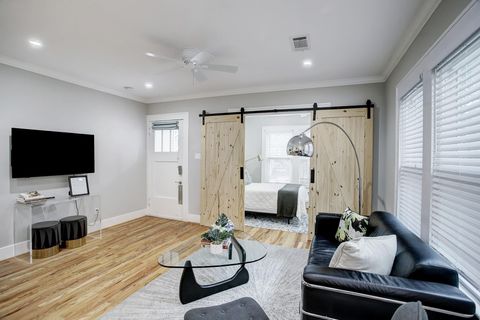 Tiny photo for 127 Payne Street, Houston, TX 77009 (MLS # 28164062)