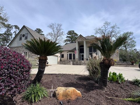 Photo of 707 Fairway Oaks, Conroe, TX 77302 (MLS # 49607774)