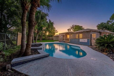 Photo of 519 Fairfield Street, Shoreacres, TX 77571 (MLS # 69356463)