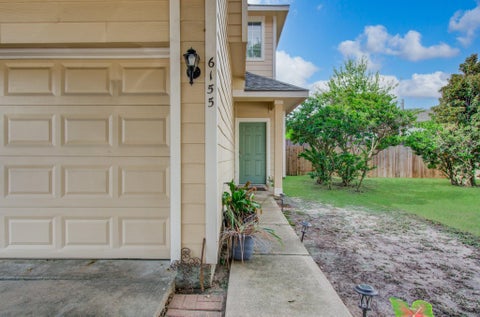 Townhouse For Sale - 6155 Morningshire Lane<br/> Houston, TX 77084