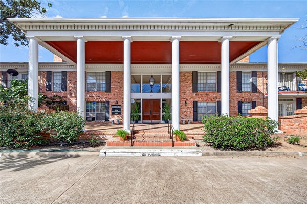 2824 BRIARHURST DR APT 27, HOUSTON, TX 77057 - Image bdad878b6f71dd08091cc6bfd20fb56b/2376935153