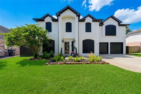 Homes For Sale - 1902 La Salle Street<br/> Friendswood, TX 77546