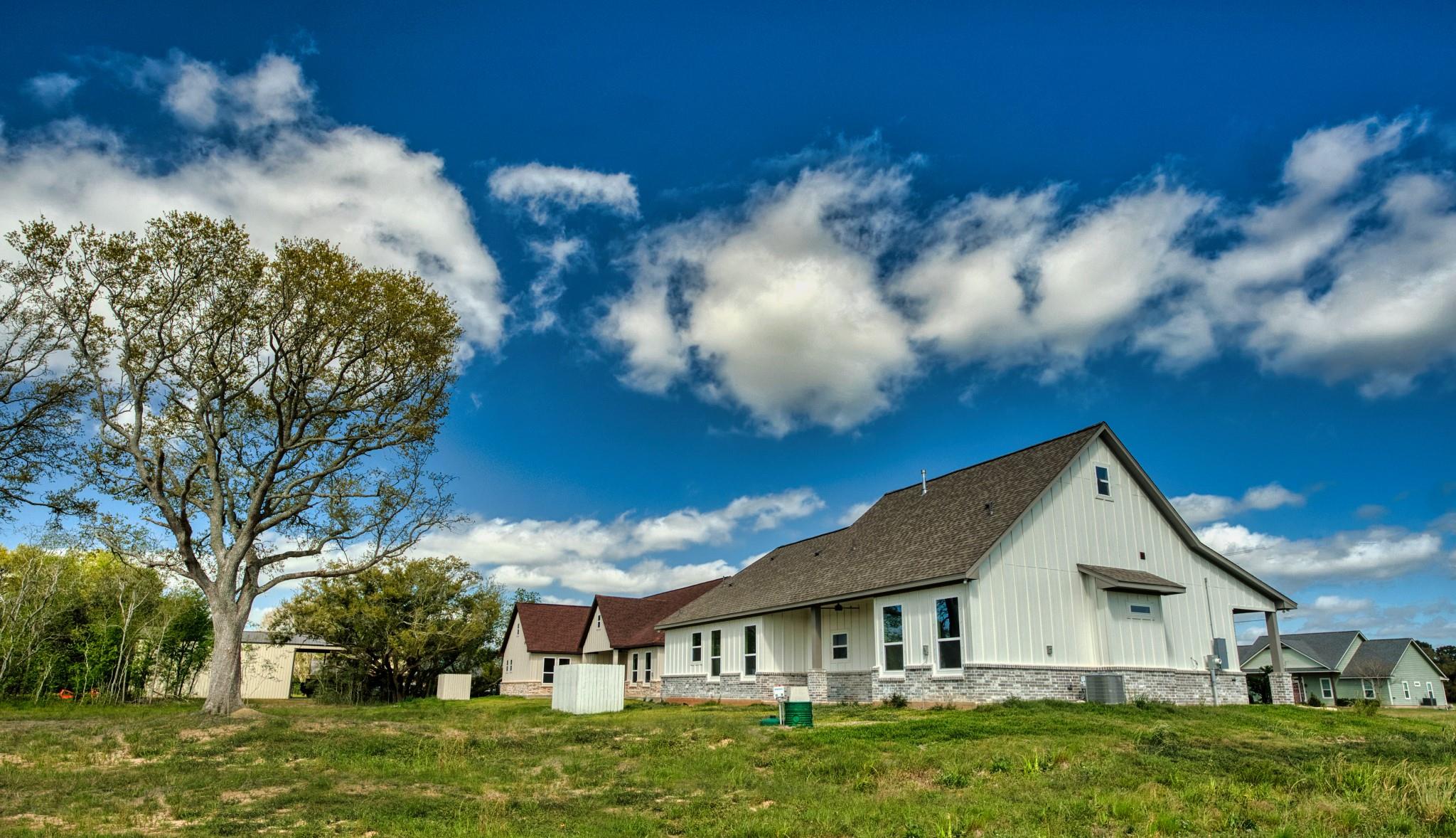 925 Buffalo Trail