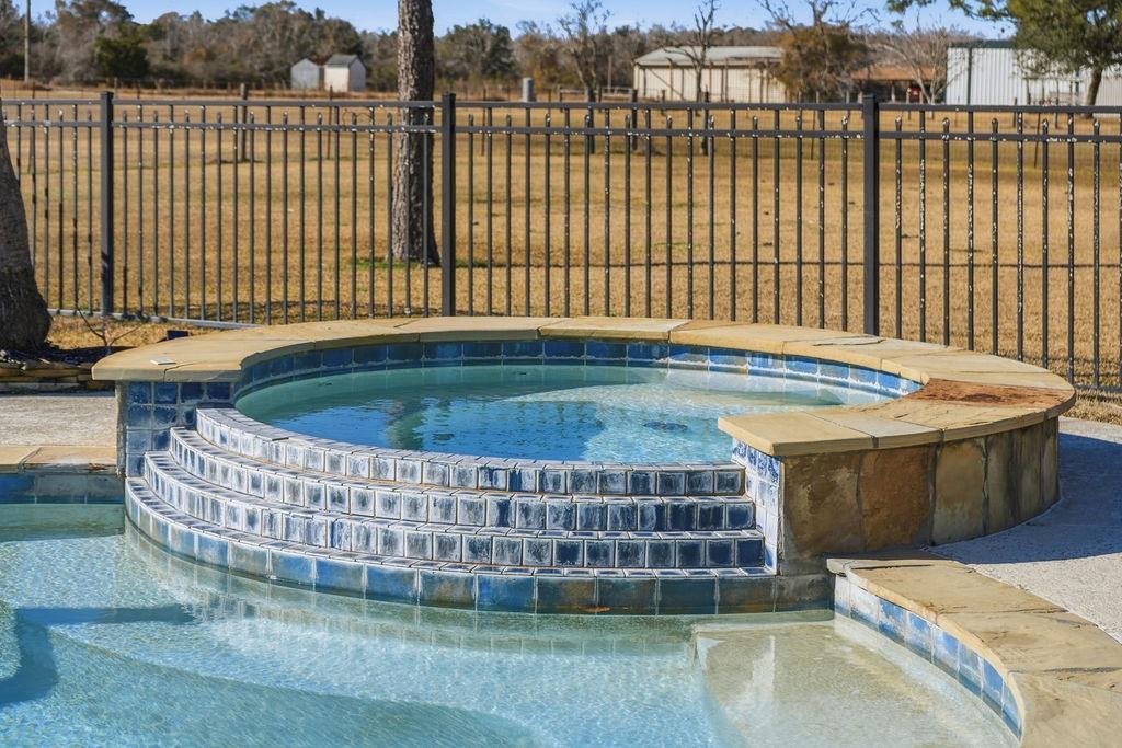 5250 Lauren Road