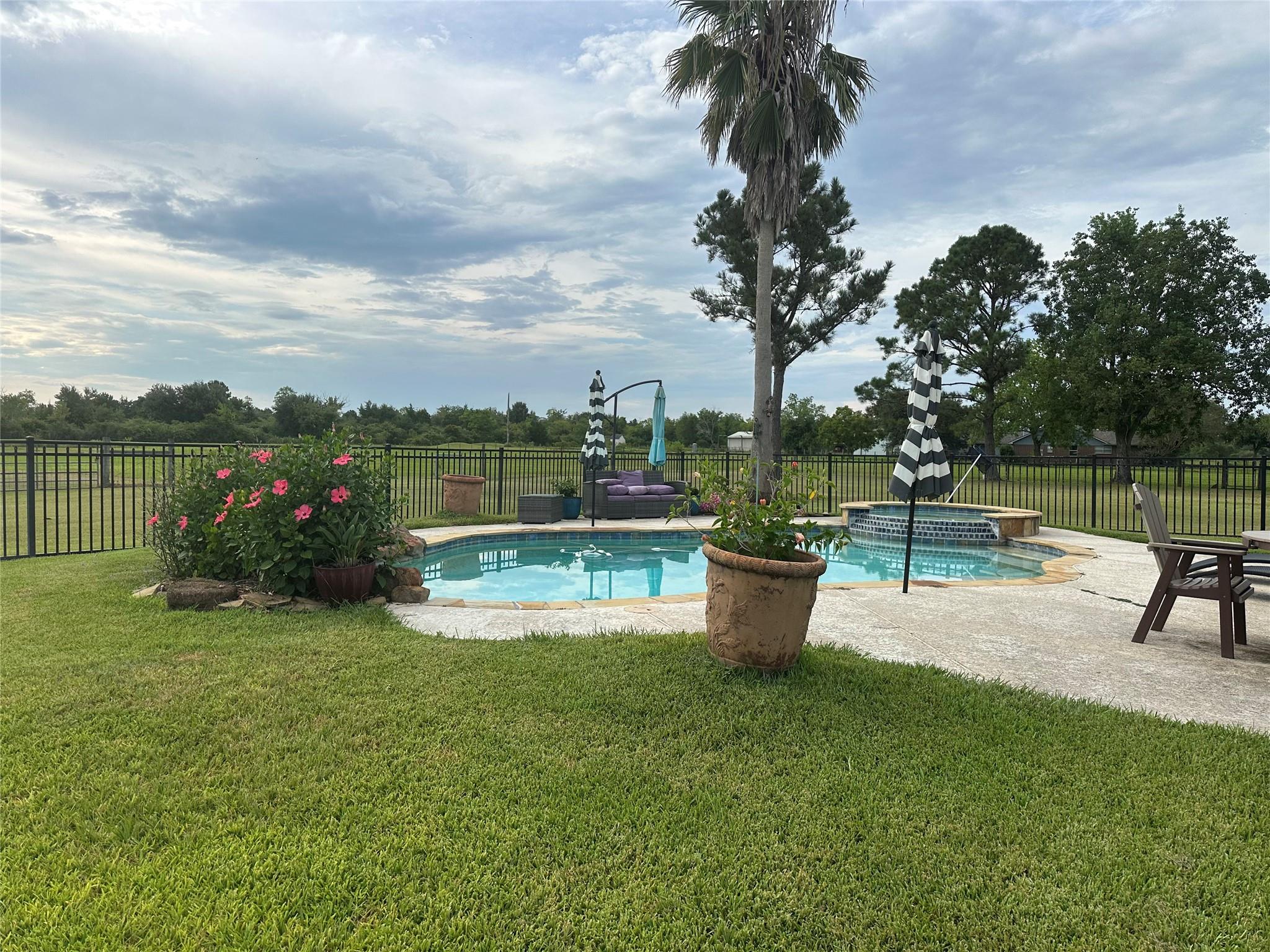 5250 Lauren Road