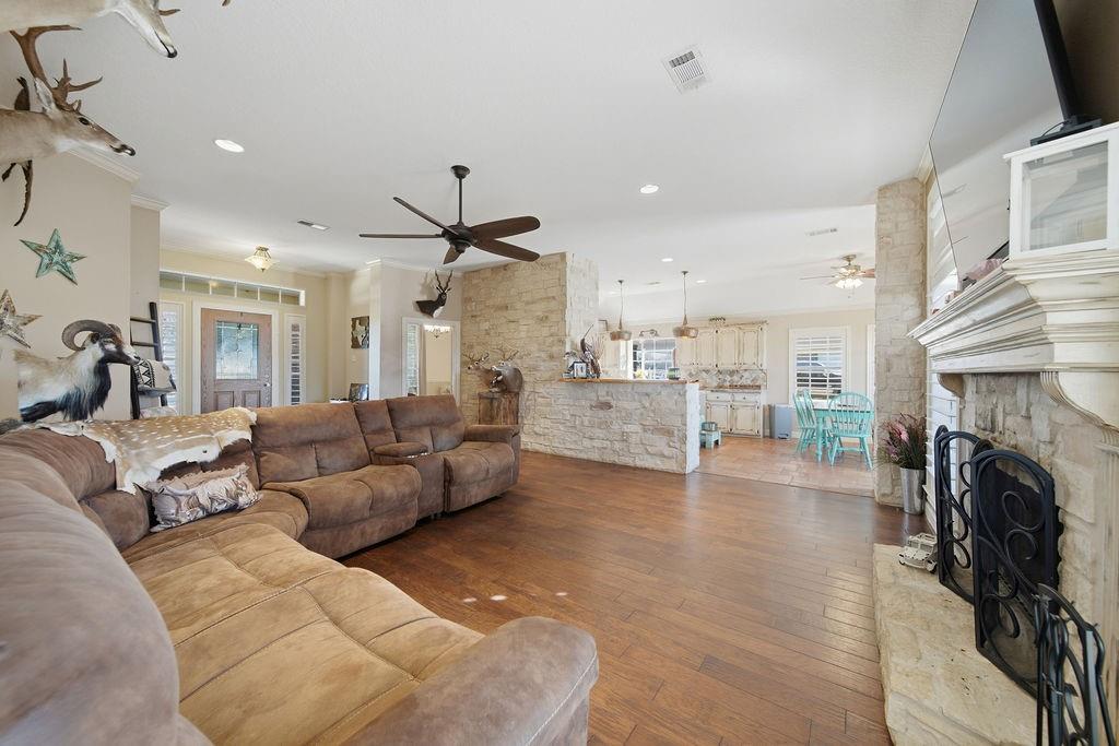 5250 Lauren Road
