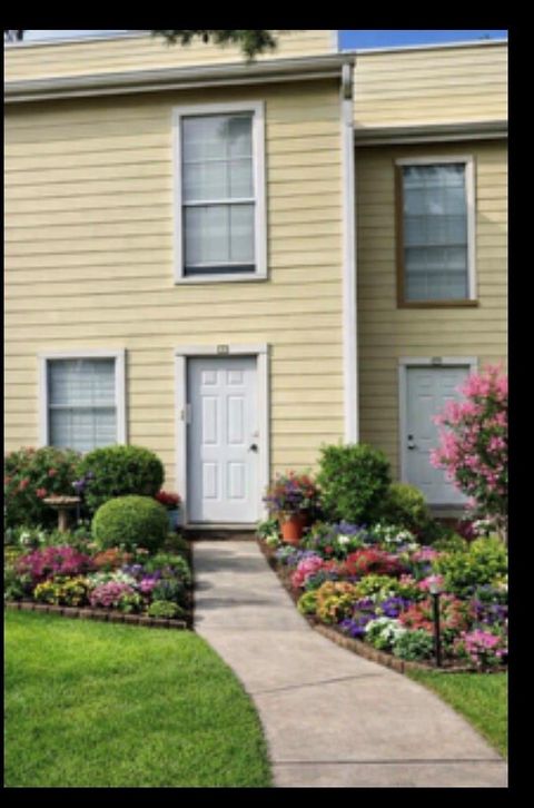 Photo of 6200 W Tidwell Road #1304, Houston, TX 77092 (MLS # 16581535)