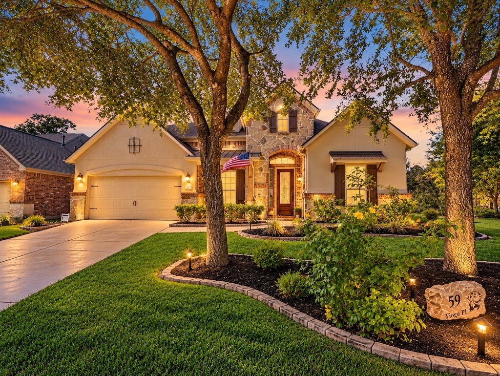 Photo of 59 Tioga Place, Tomball, TX 77375 (MLS # 82020650)