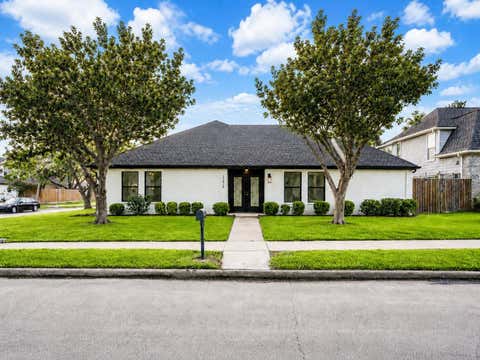 Photo of 2275 Woodland Springs Street, Houston, TX 77077 (MLS # 27572375)