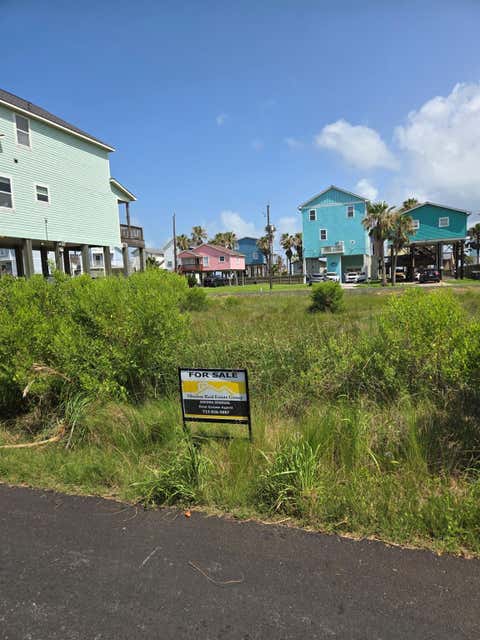 Vacant Land For Sale - 11221 Reagor Way<br/> Galveston, TX 77554