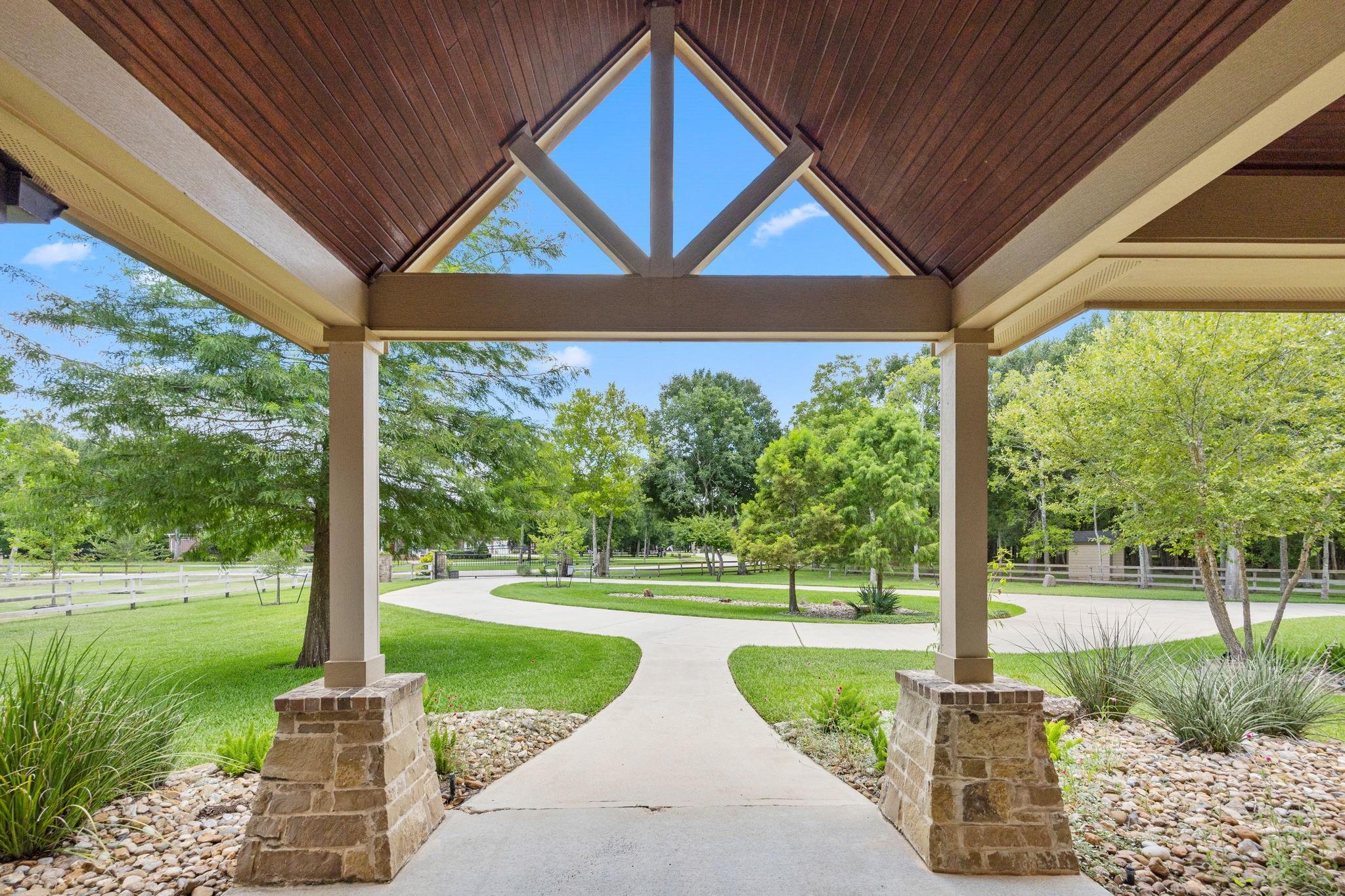 2734 Forest View