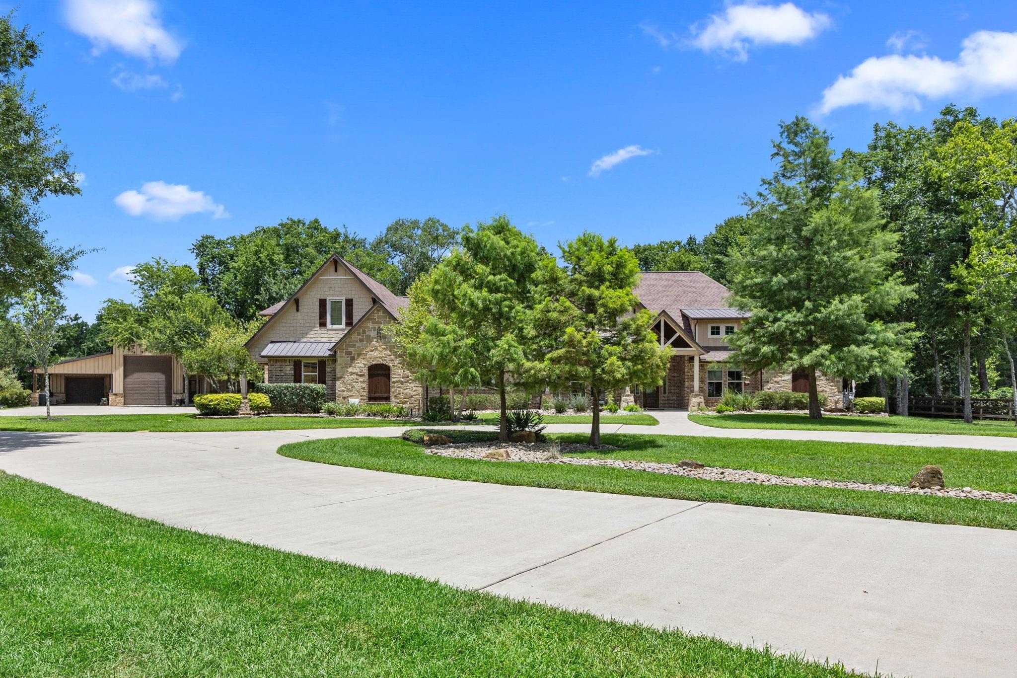 2734 Forest View