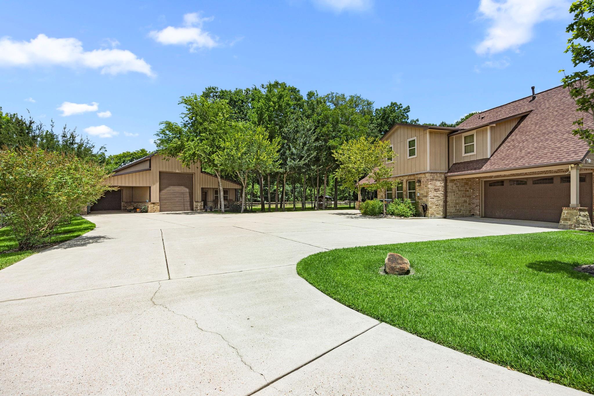 2734 Forest View