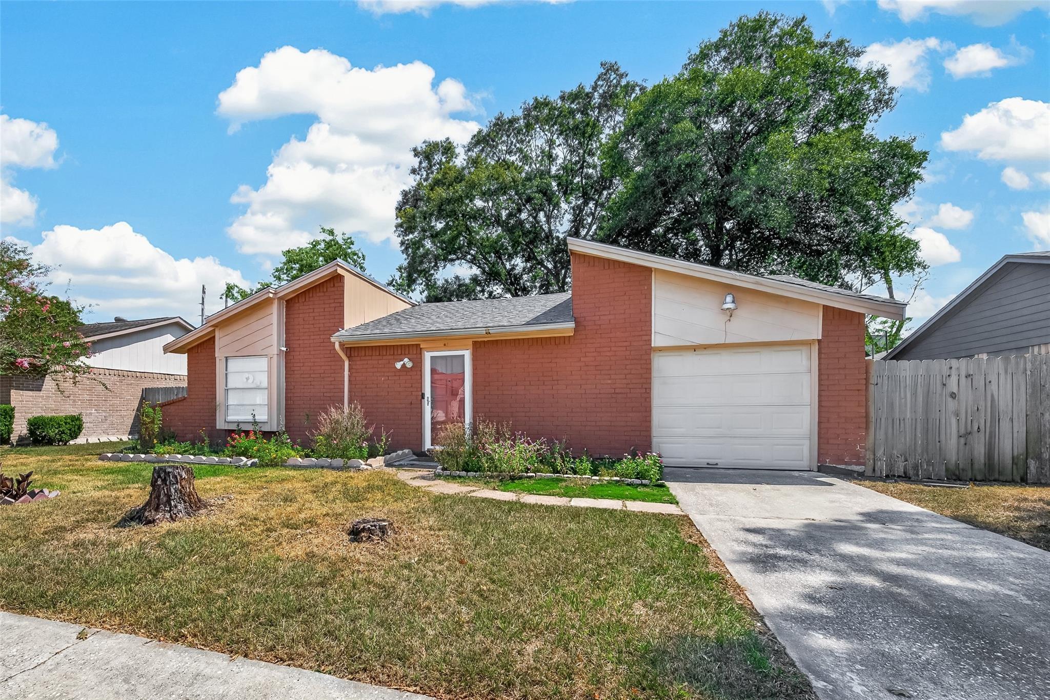 10706 Thorncliff Drive