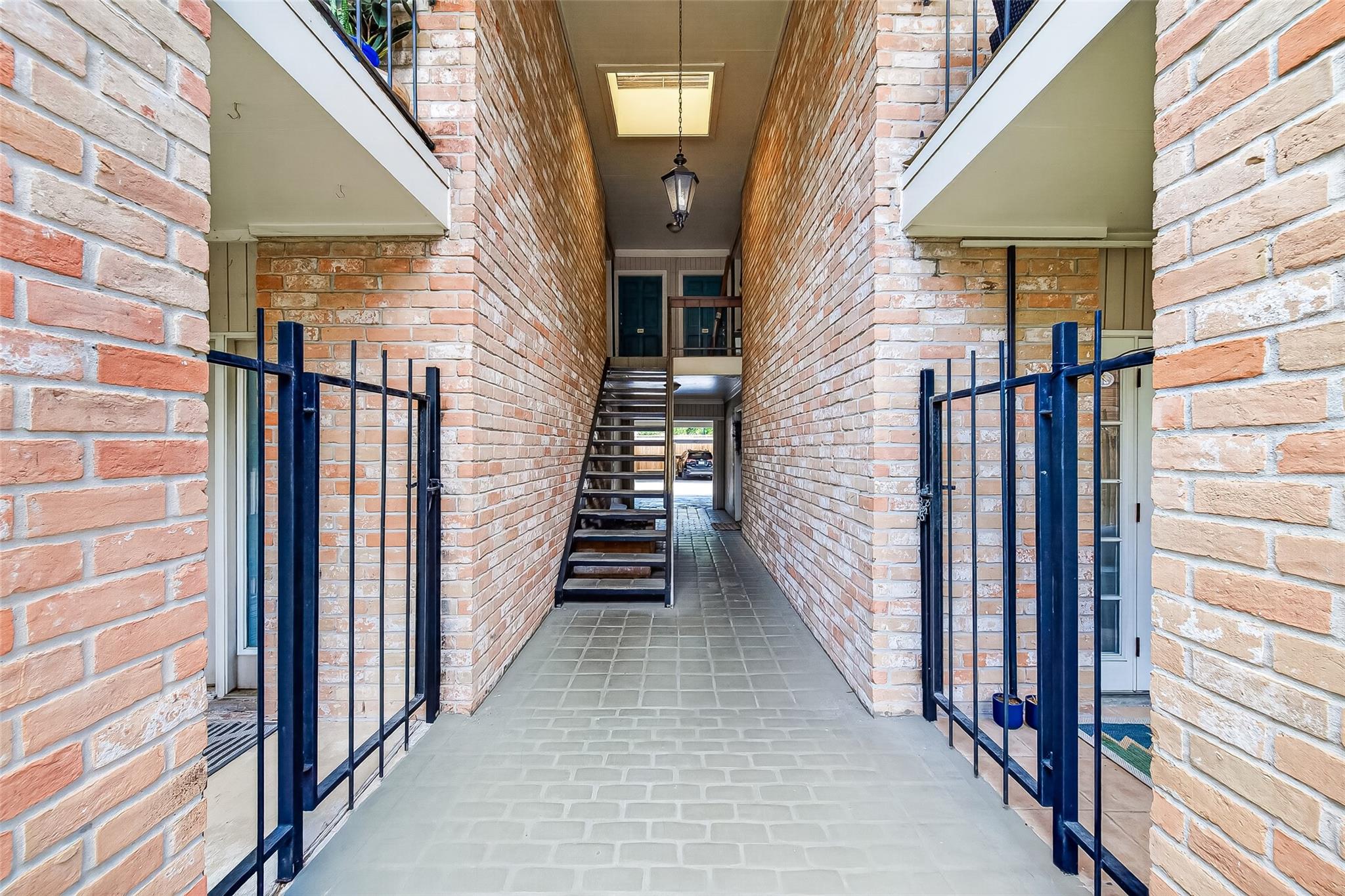 2234 S Piney Point Road 206