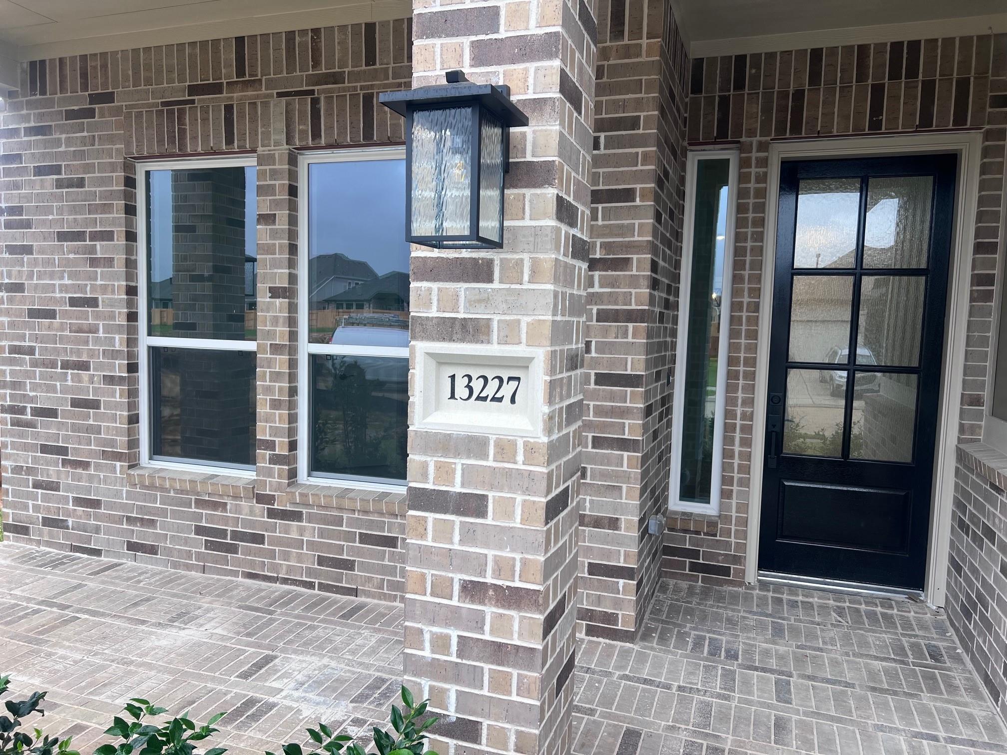 13227 Valley Orchard