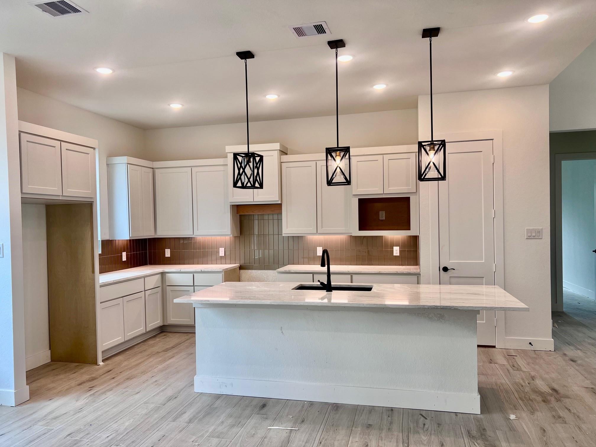 13227 Valley Orchard