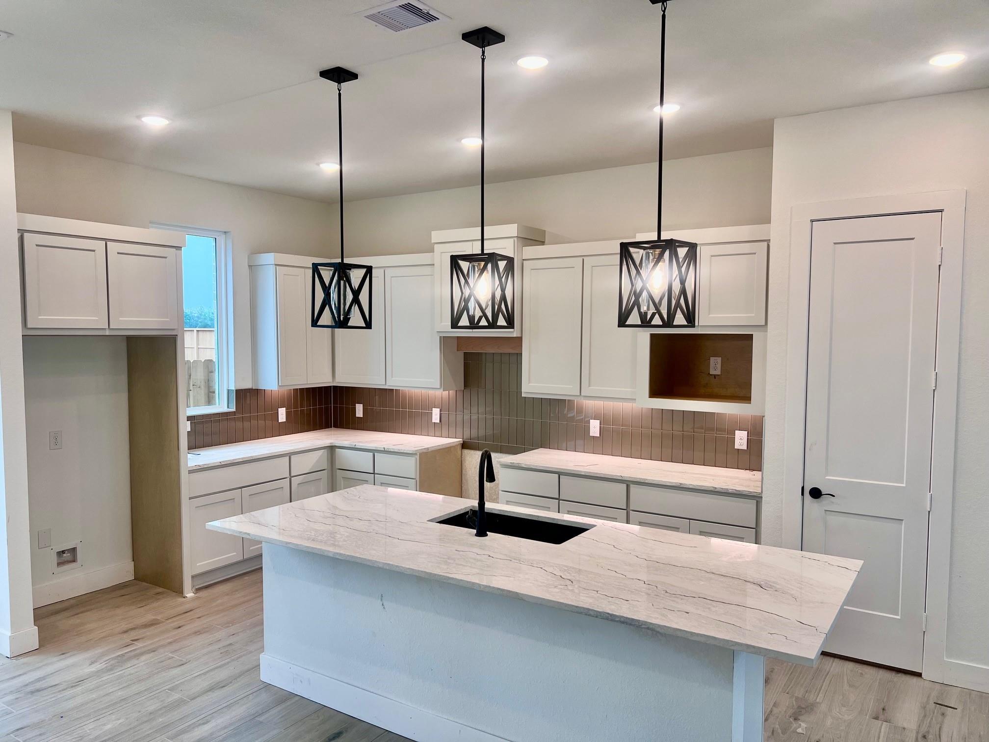 13227 Valley Orchard