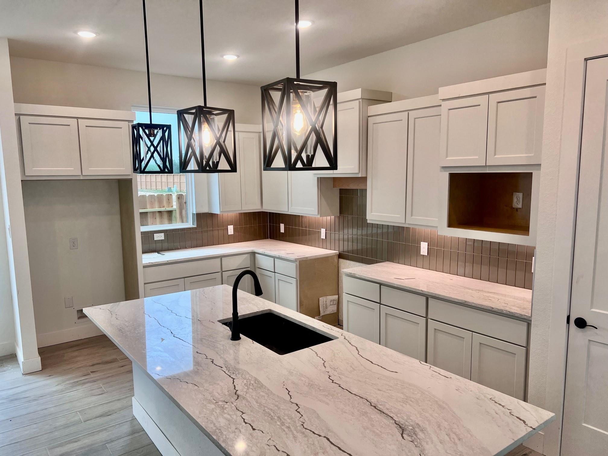 13227 Valley Orchard