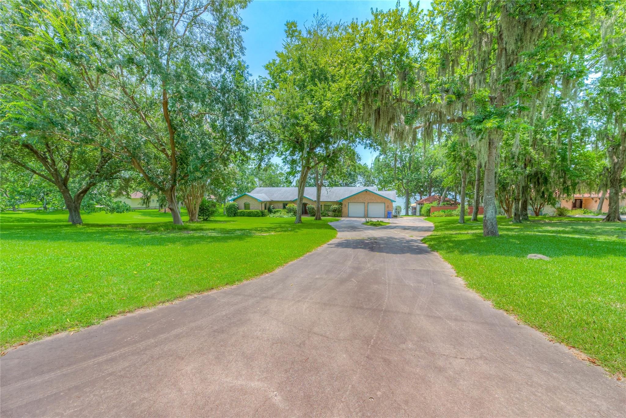 188 Old Post Road S