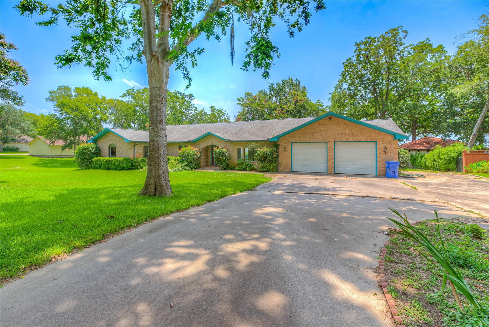 188 Old Post Road S