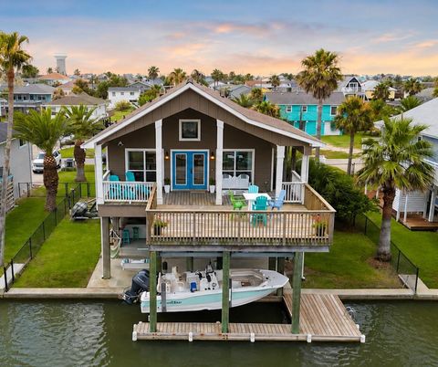 Photo of 16602 Bahama Way, Jamaica Beach, TX 77554 (MLS # 23020736)