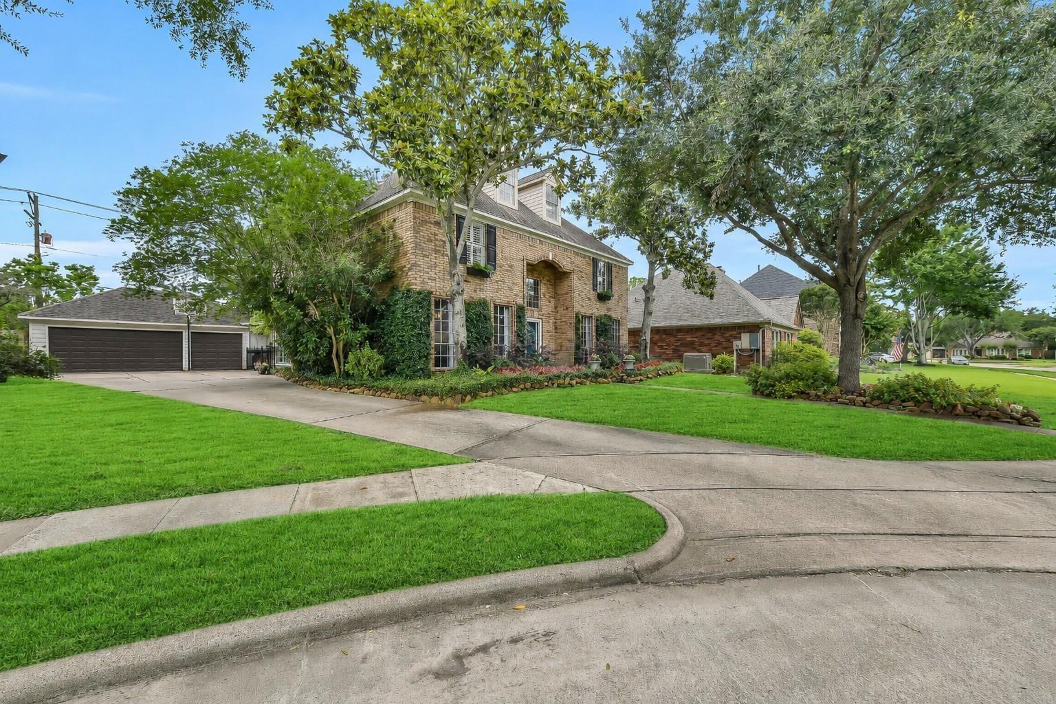 2111 Riverside Drive