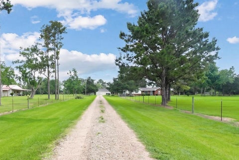 Photo of 4848 Wickwillow Ln, Alvin, TX 77511 (MLS # 43500739)