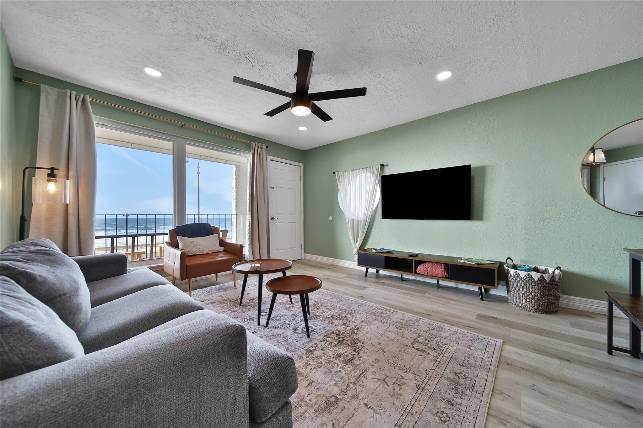 7600 Seawall Boulevard 206