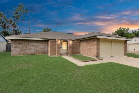 Photo of 13610 Piney Oaks Drive, Houston, TX 77065 (MLS # 84629194)