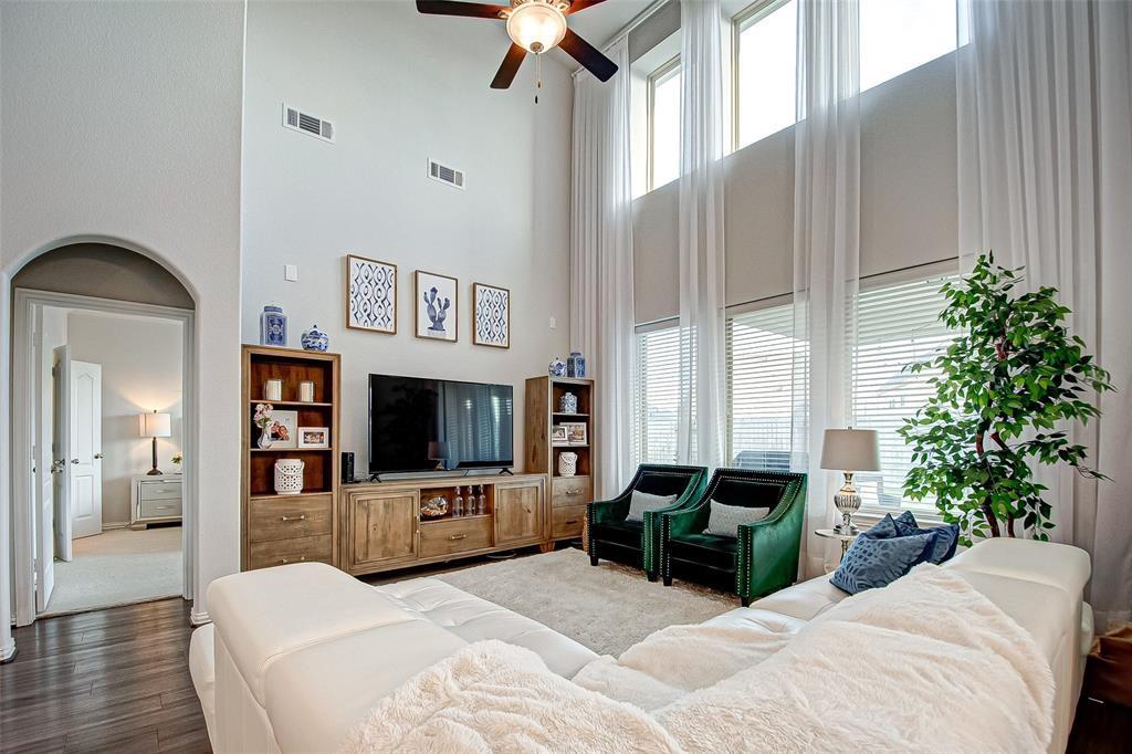 23811 Via Viale Dr