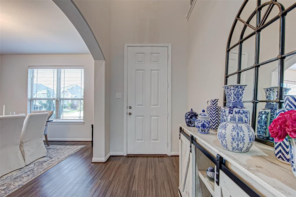 23811 Via Viale Dr