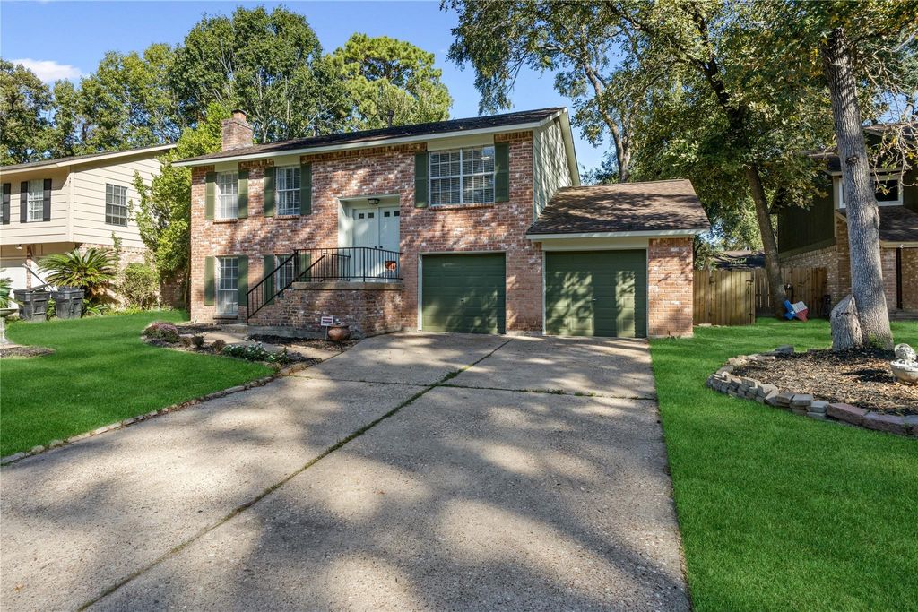 Photo of 3219 Birch Creek Drive, Houston, TX 77339 (MLS # 33123355)