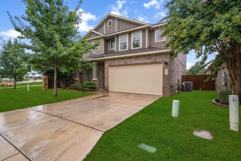 Photo of 619 Wipper, New Braunfels, TX 78130 (MLS # 63083794)
