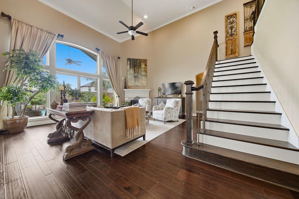 2513 Royal Field Lane