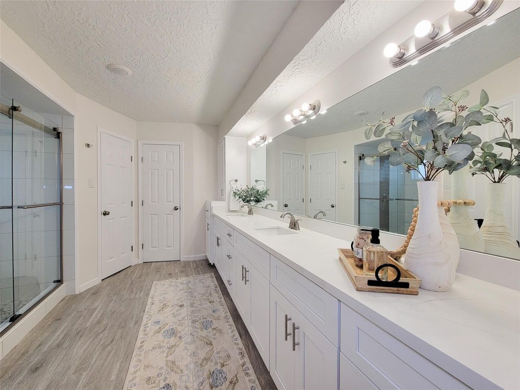 Photo of 10703 Idlebrook Drive, Houston, TX 77070 (MLS # 35902282)