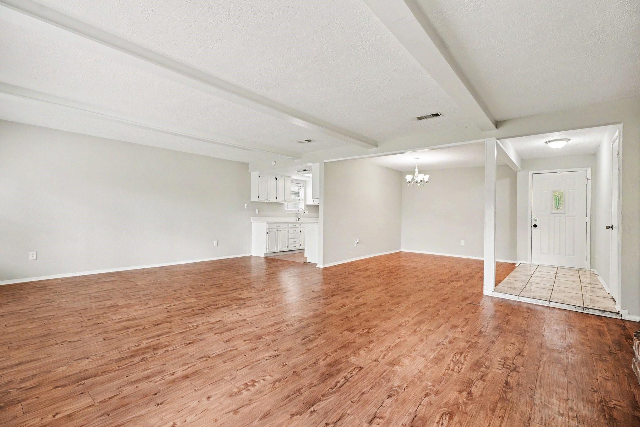5127 Royal Parkway