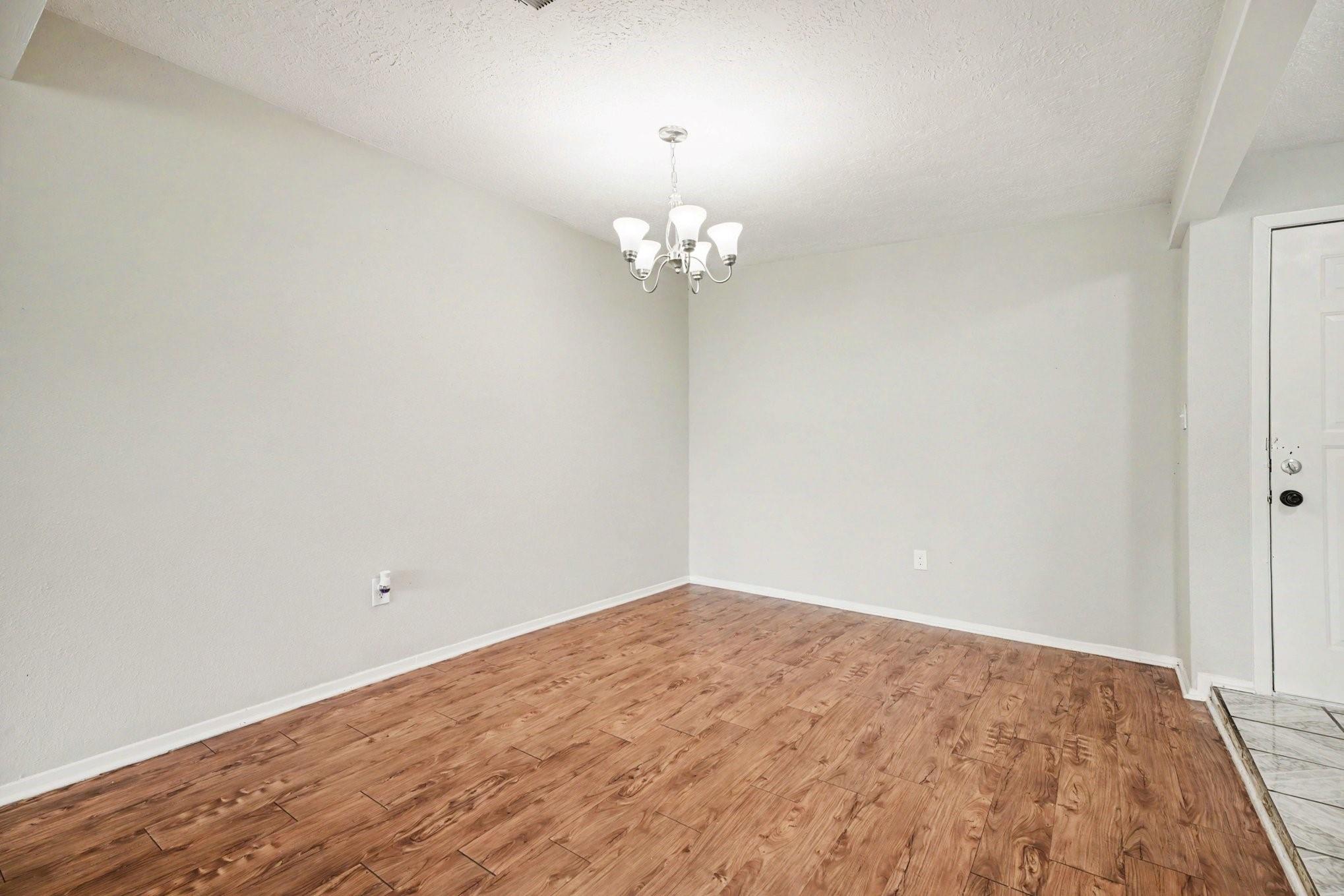 5127 Royal Parkway