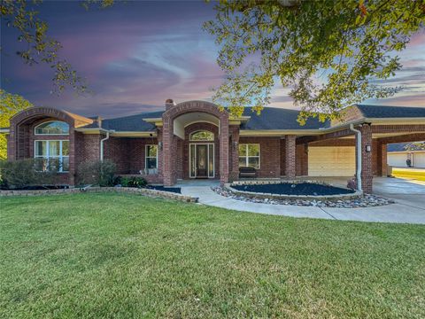 Photo of 310 Rustic Lane, Friendswood, TX 77546 (MLS # 57958696)