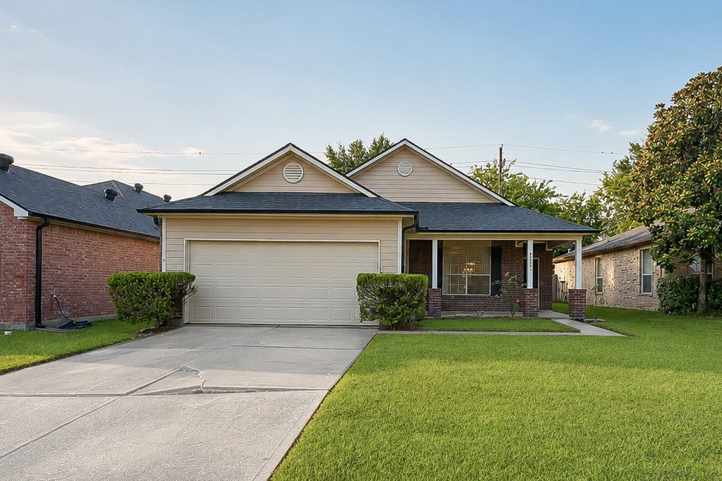 Photo of 8723 Willow Grove Drive, Tomball, TX 77375 (MLS # 69181345)
