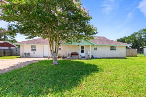 Photo of 168 Sunset, Ingleside, TX 78362 (MLS # 58707447)