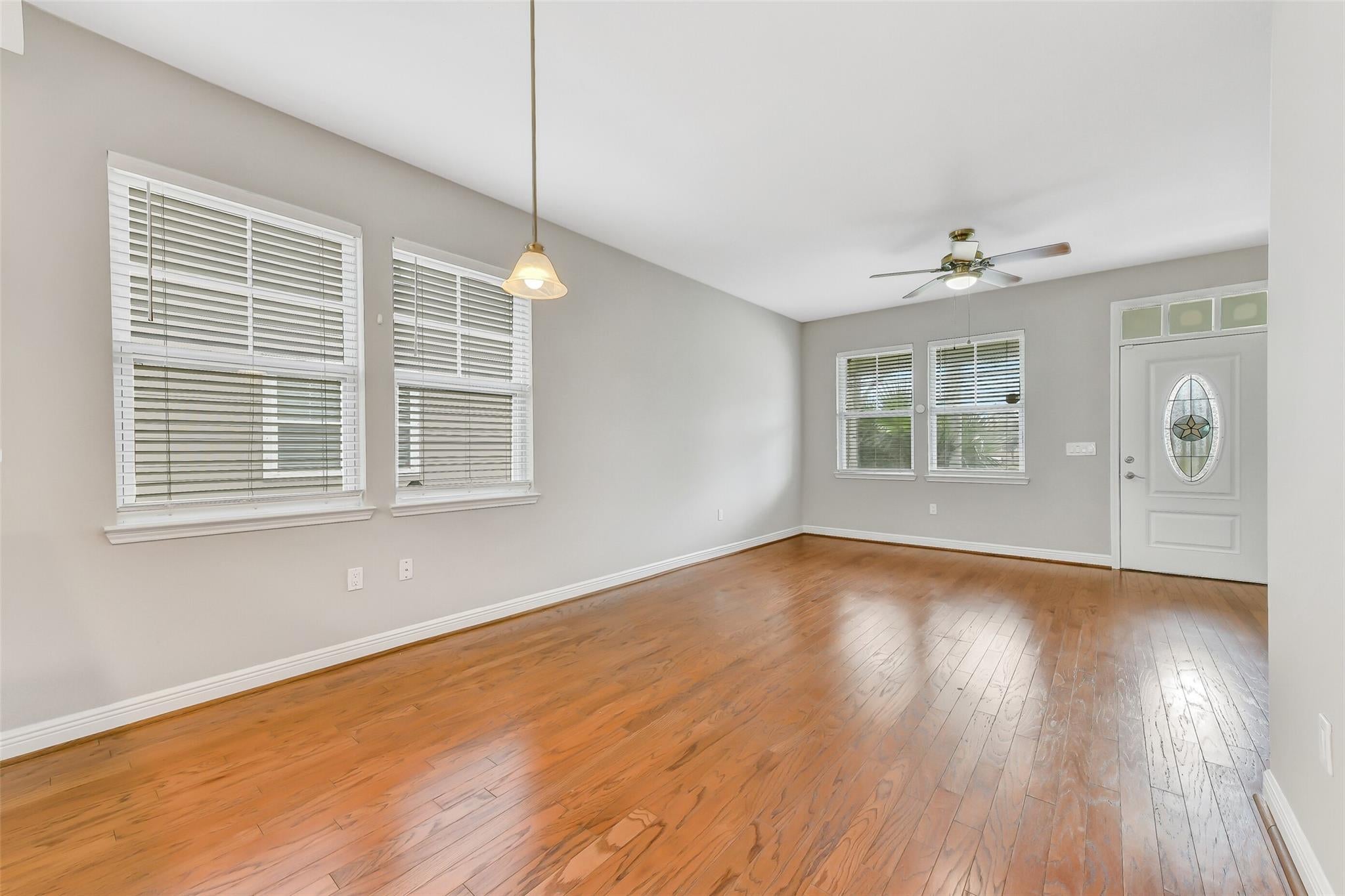 4418 N Live Oak Circle
