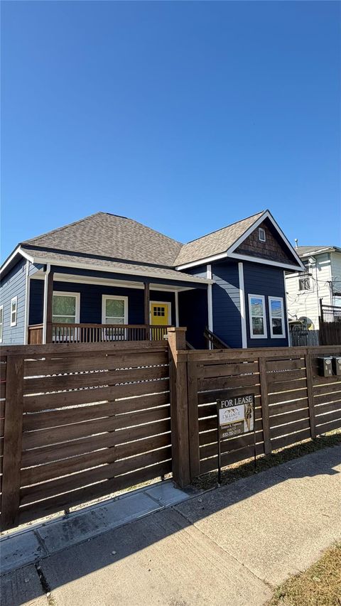 Photo of 2115 Fulton Street #B, Houston, TX 77009 (MLS # 30627612)