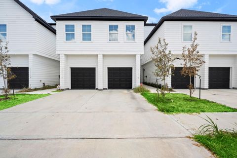 Photo of 3241 Real St #A, Houston, TX 77087 (MLS # 45651852)