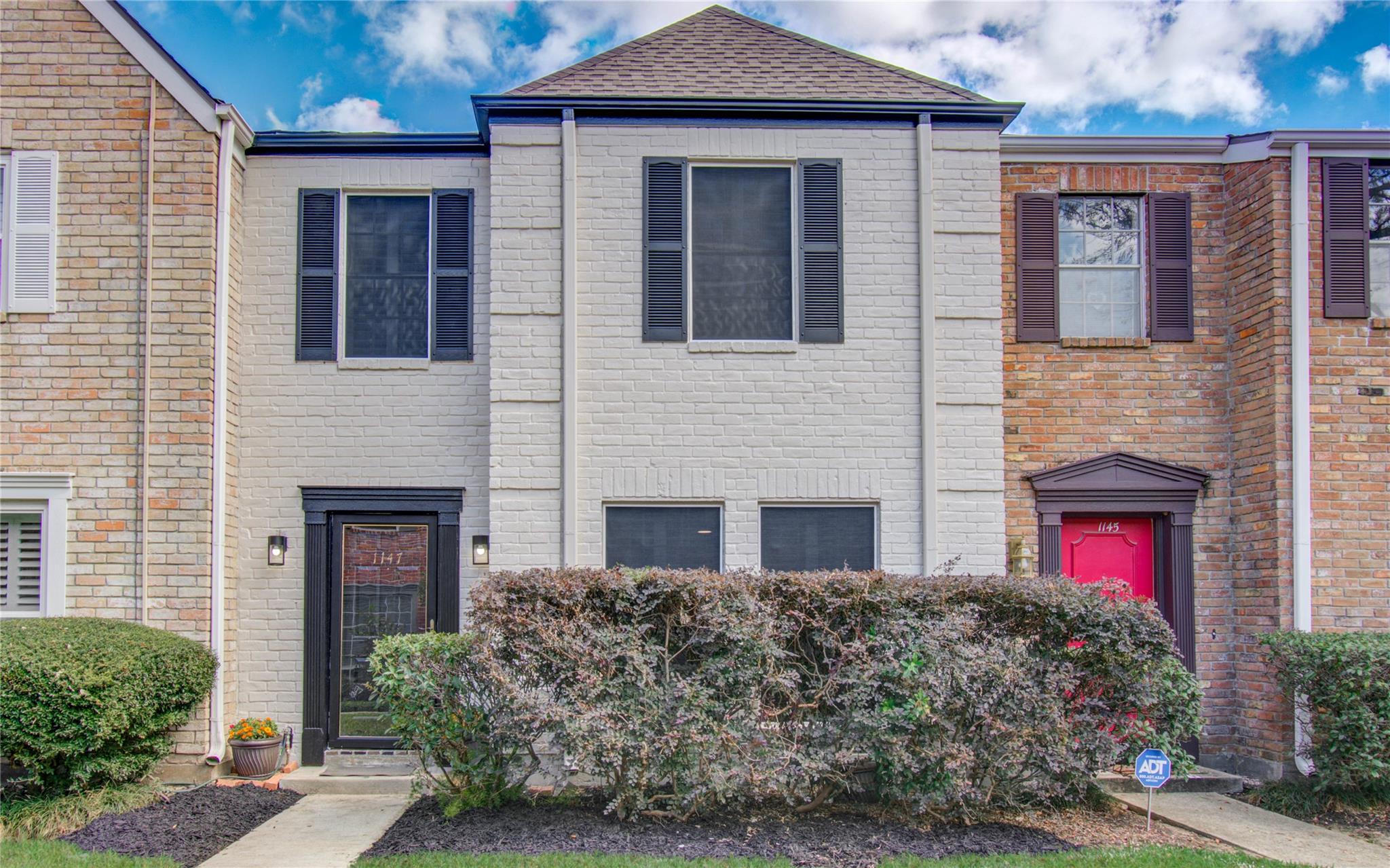 1147 Country Place Drive