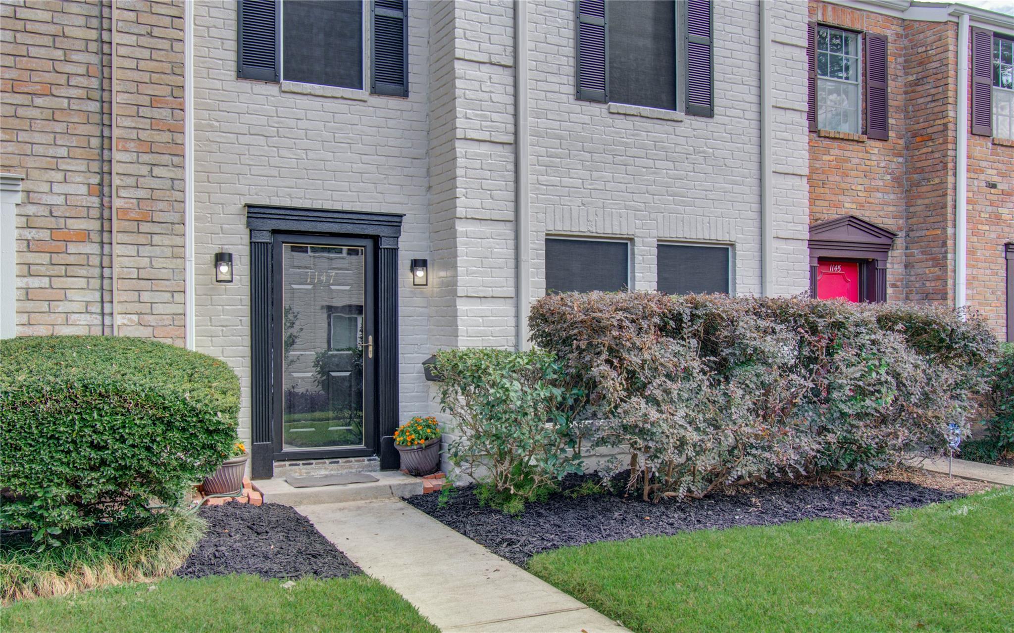 1147 Country Place Drive