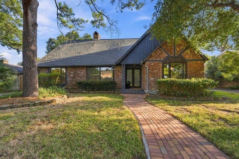 Photo of 1326 Saxony Lane, Houston, TX 77058 (MLS # 21897510)