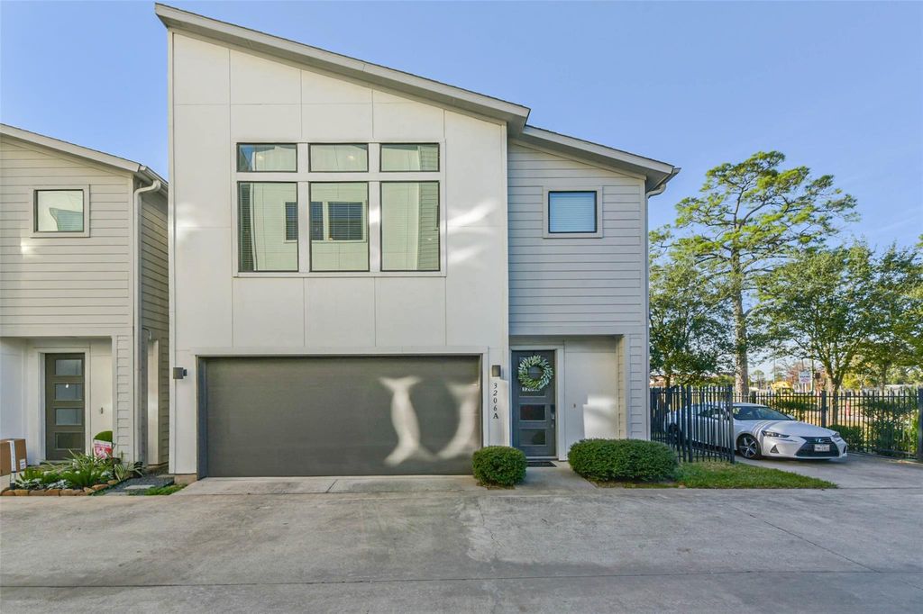 Photo of 3206 N Macgregor Way #A, Houston, TX 77004 (MLS # 48567273)
